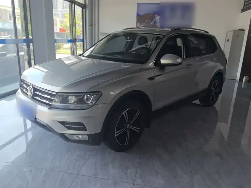 Volkswagen Tiguan L, 2020 — фото 1