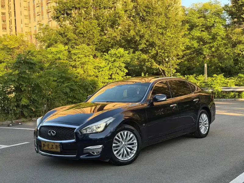 Infiniti Q70, 2016