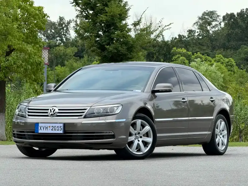 Volkswagen Phaeton, 2015