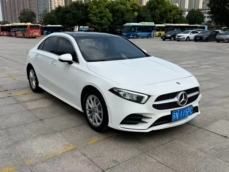 Mercedes-Benz A-Class, 2020 — фото 1