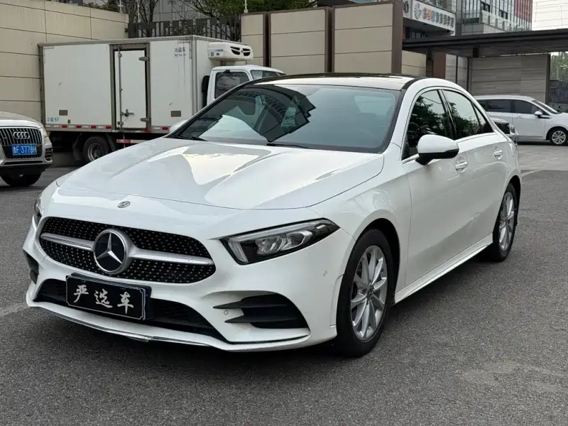 Mercedes-Benz A-Class, 2020 — фото 1