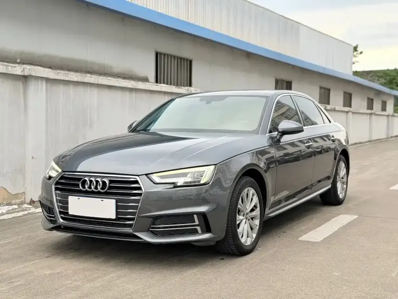 Audi A4L, 2019 — фото 1