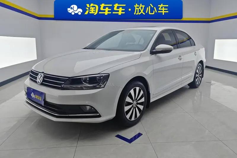 Volkswagen Sagitar 230TSI Manual Comfort Version, 2017 — фото 1