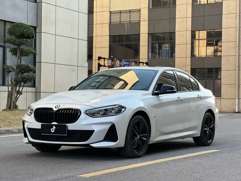 BMW 1 Series, 2022