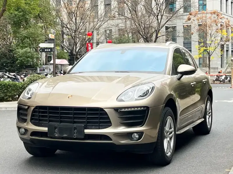 Porsche Macan, 2015