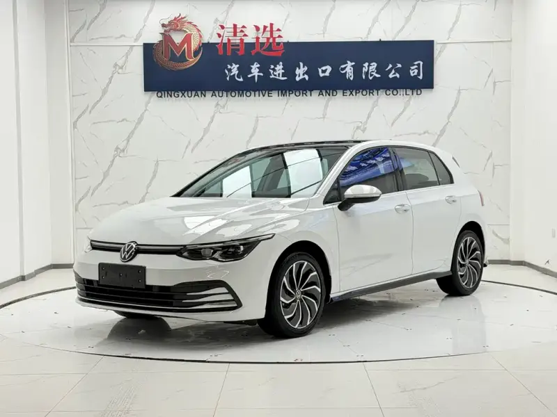 Volkswagen Golf, 2022
