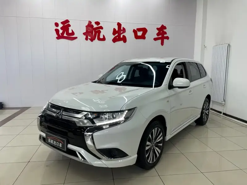Mitsubishi Outlander, 2022