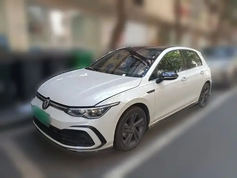 Volkswagen Golf, 2022