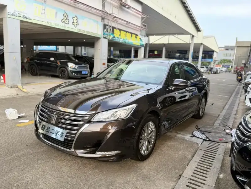 Toyota Crown, 2018