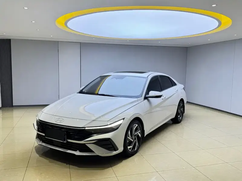 Hyundai Elantra, 2023