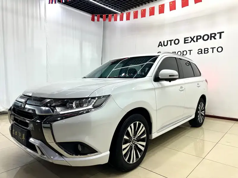 Mitsubishi Outlander, 2022