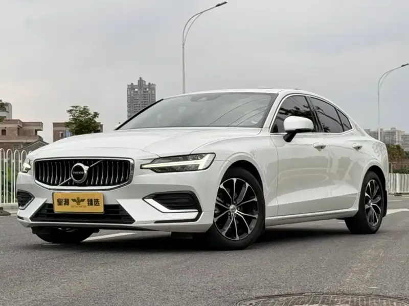 Volvo S60, 2022