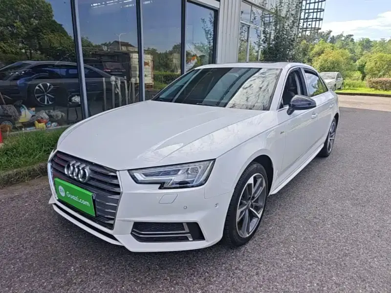 Audi A4L, 2018 — фото 1