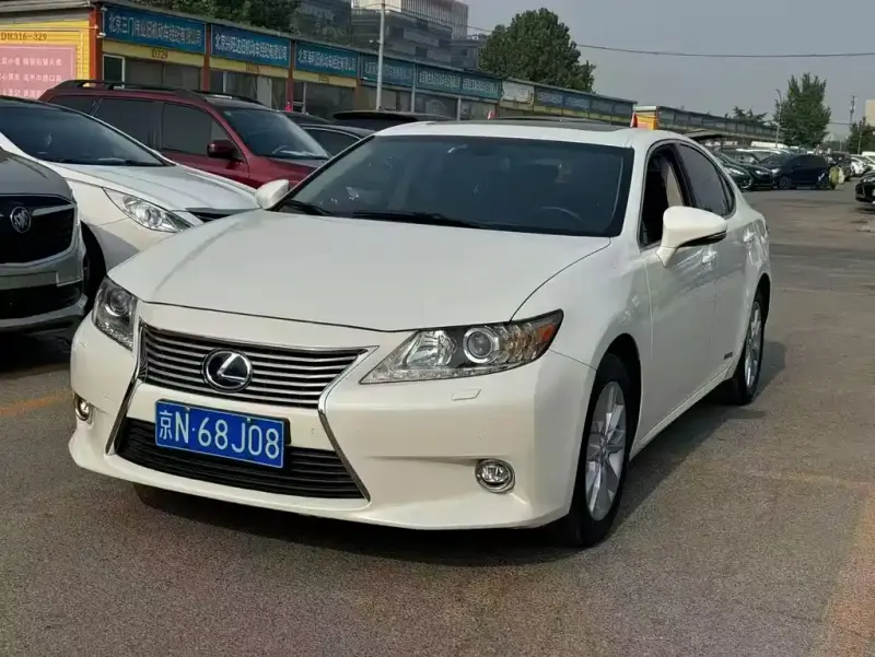 Lexus ES, 2013