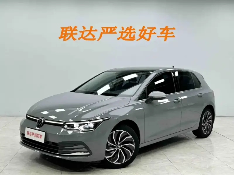 Volkswagen Golf, 2022