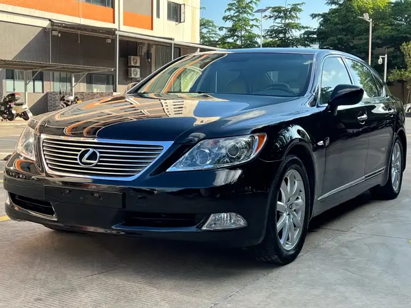 Lexus LS, 2008