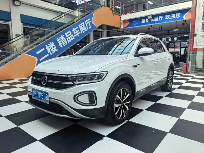 Volkswagen T-Roc, 2023