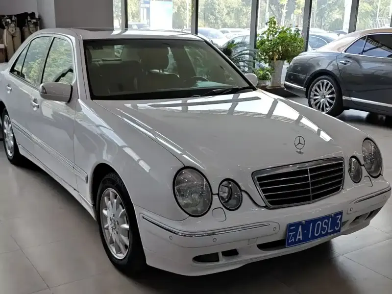 Mercedes-Benz E-Class (Import), 2001