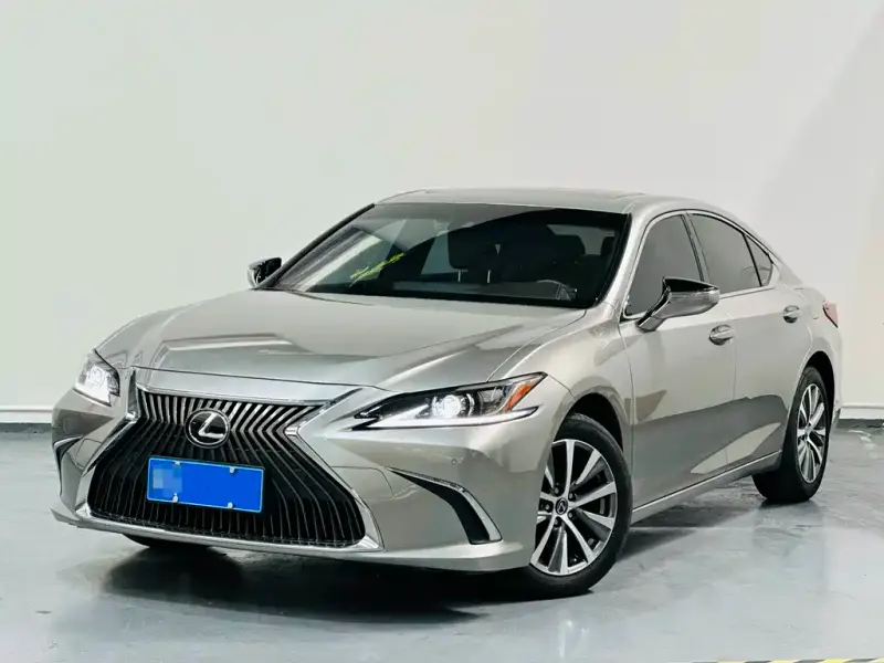 Lexus ES, 2021