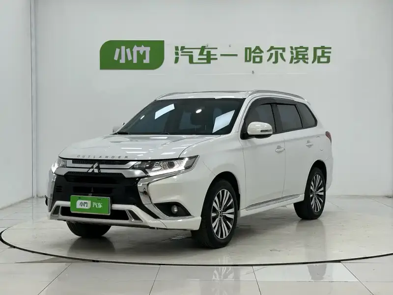 Mitsubishi Outlander, 2023