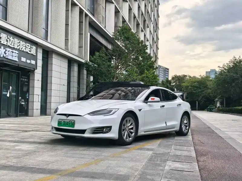 Tesla Model S, 2018