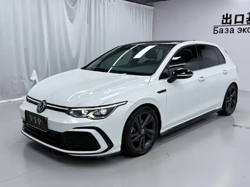 Volkswagen Golf, 2022