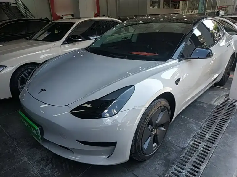 Tesla Model 3, 2022