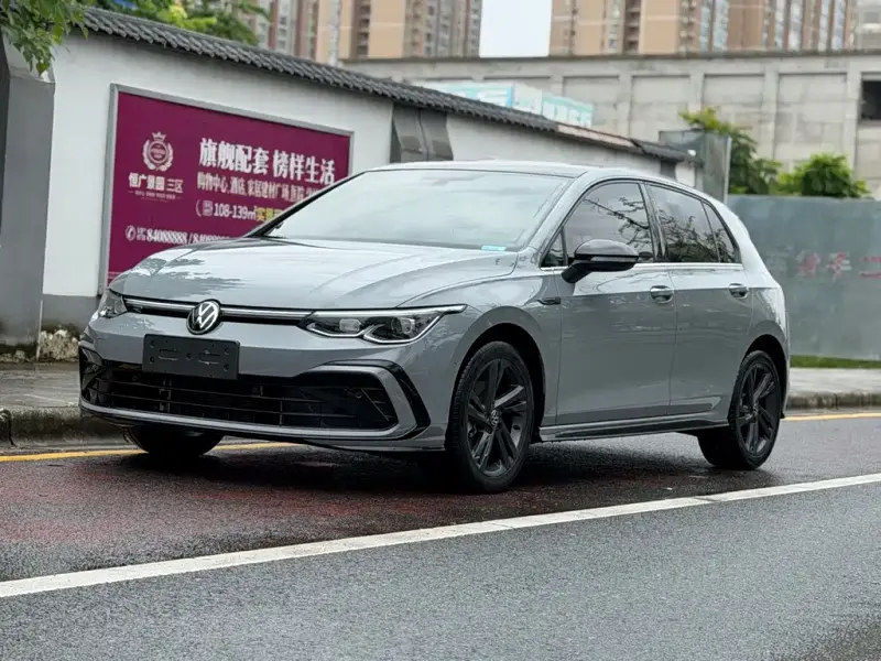 Volkswagen Golf, 2023