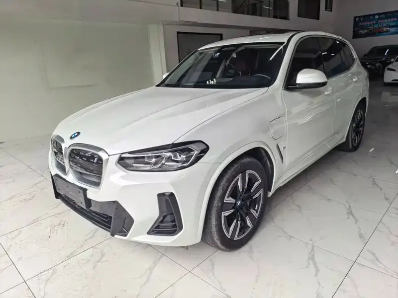 BMW iX3, 2023