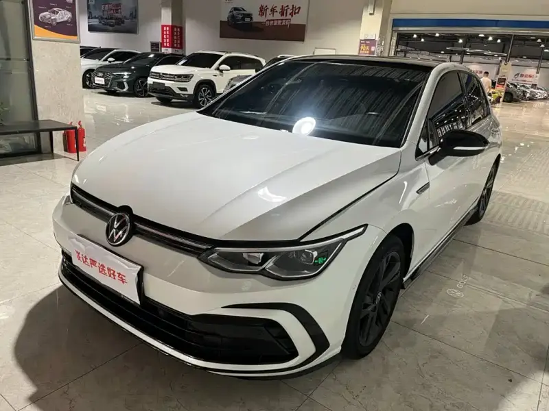 Volkswagen Golf, 2023