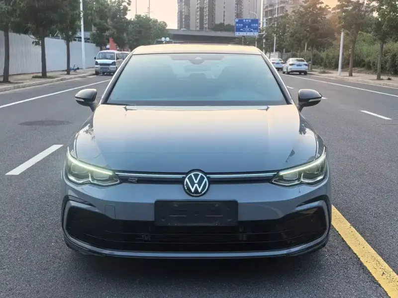 Volkswagen Golf, 2022