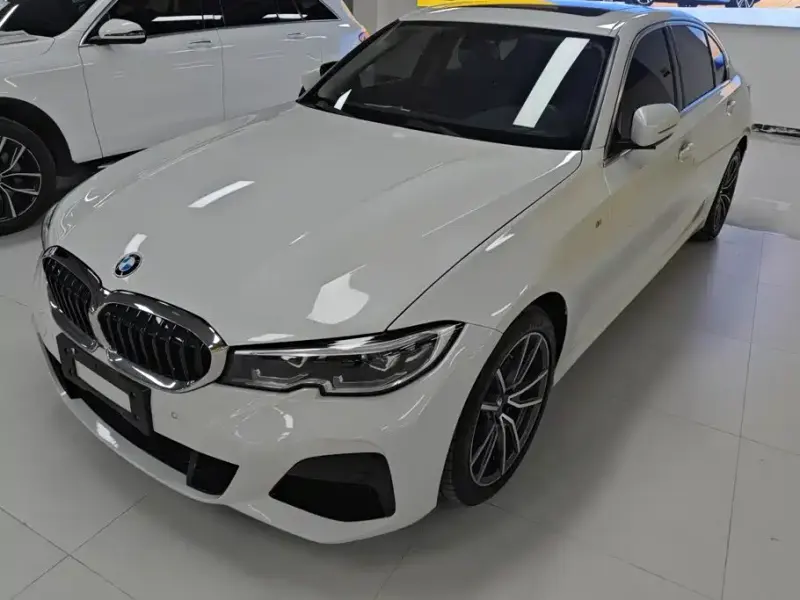 BMW 3 Series, 2022