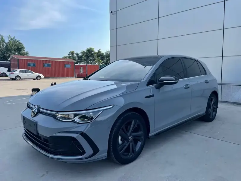 Volkswagen Golf, 2022