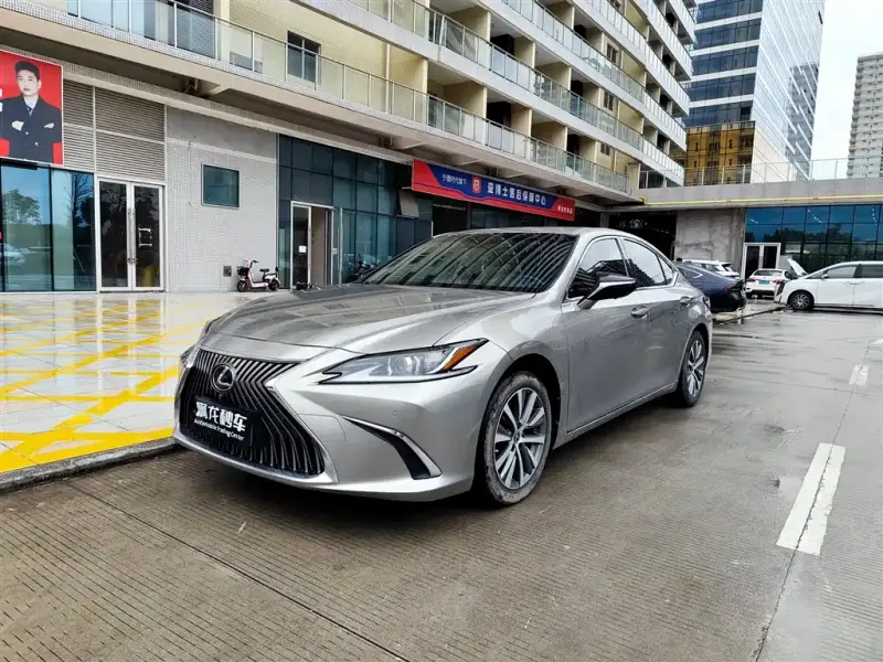 Lexus ES, 2021