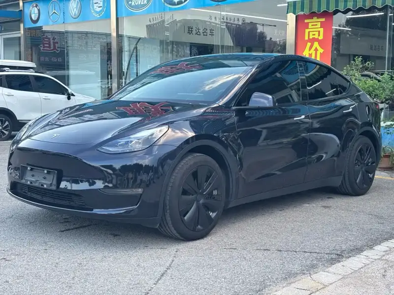 Tesla Model Y, 2023