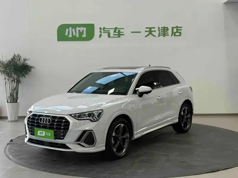 Audi Q3, 2022