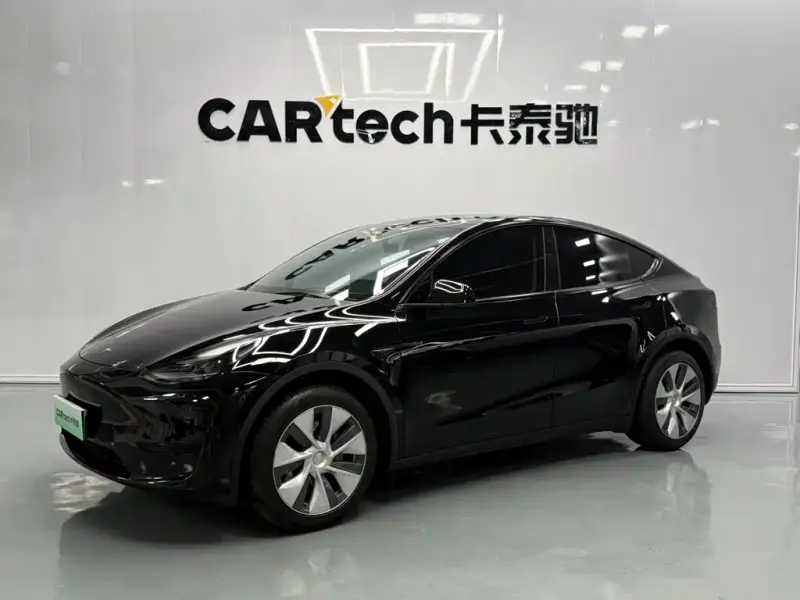 Tesla Model Y, 2023