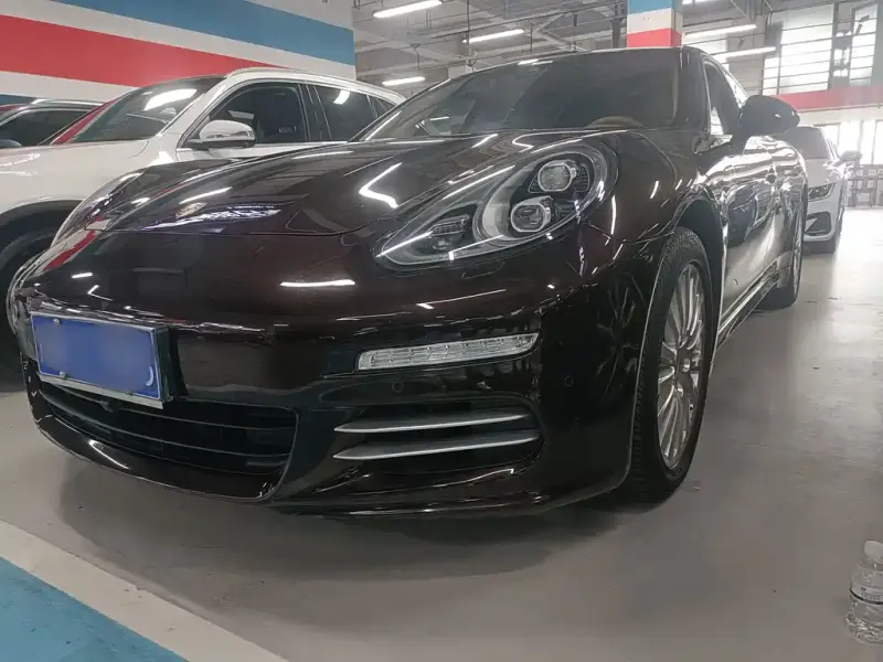 Porsche Panamera, 2015