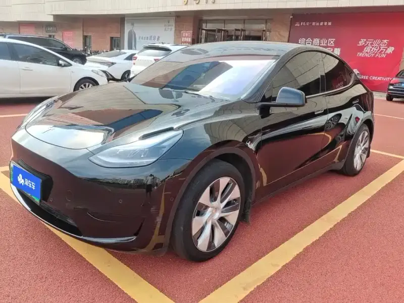 Tesla Model Y, 2023