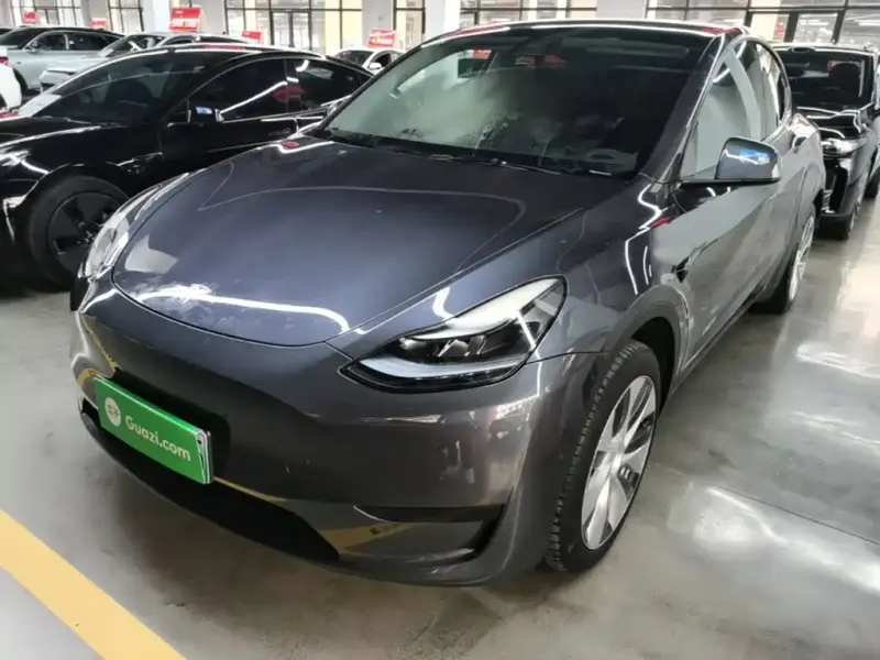 Tesla Model Y, 2023