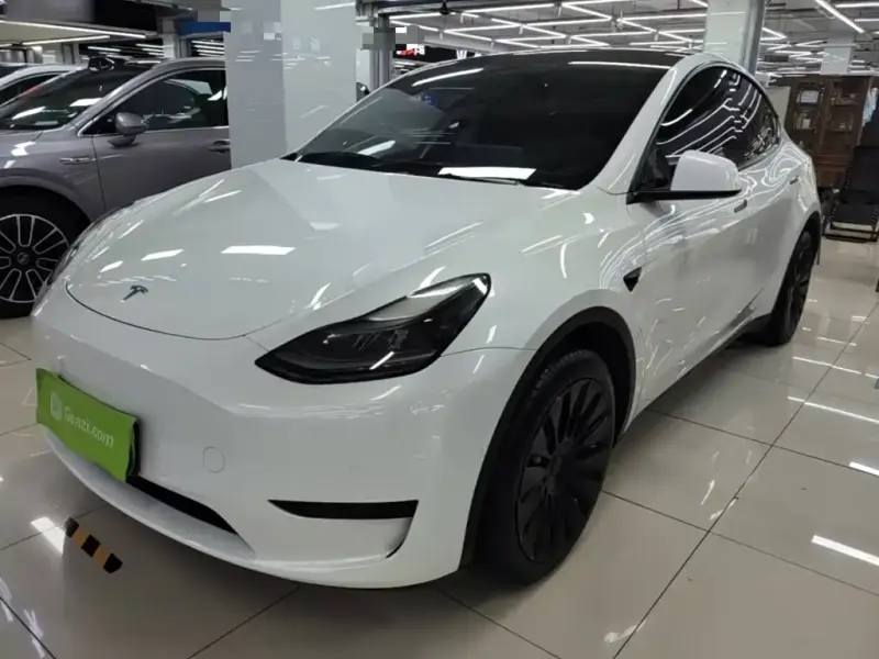Tesla Model Y, 2023