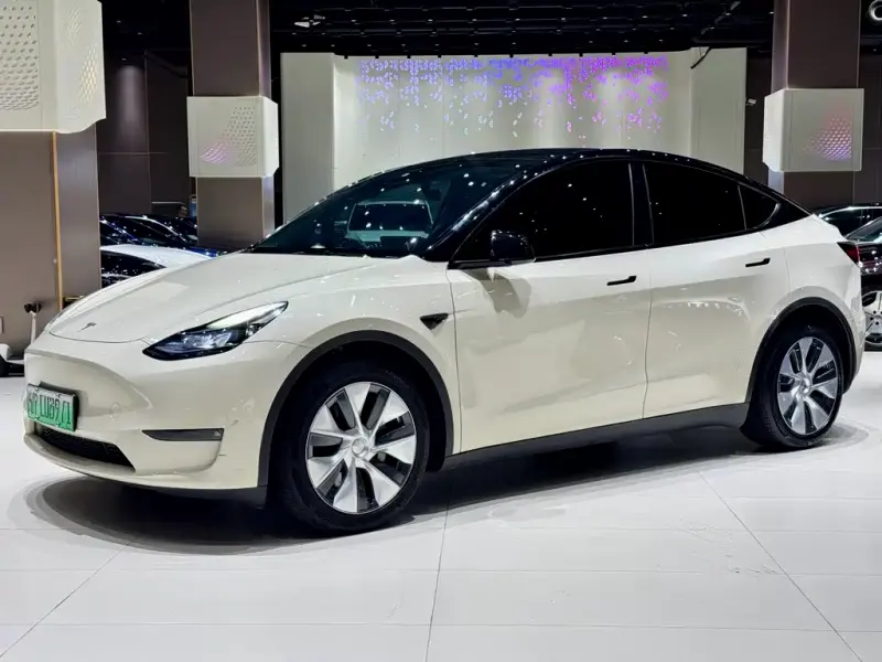 Tesla Model Y, 2023