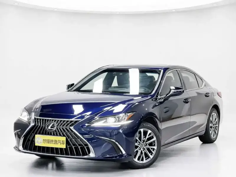 Lexus ES, 2022