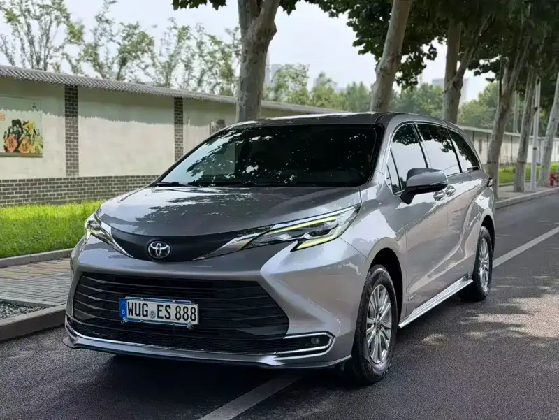 Toyota Sienna, 2023