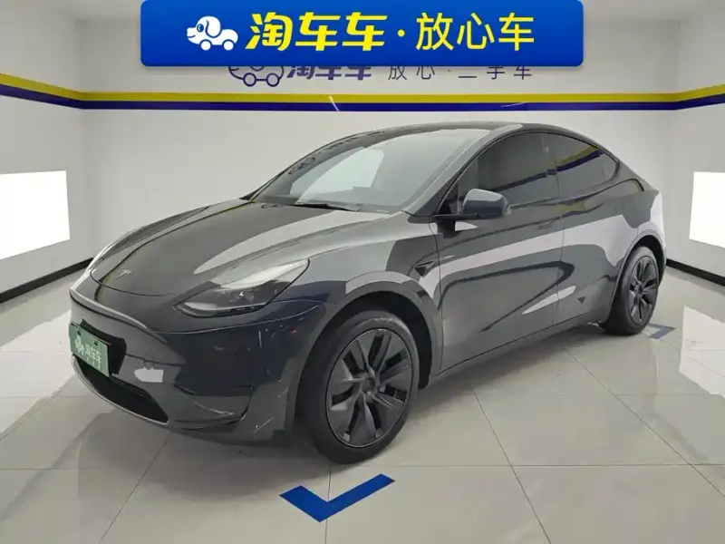 Tesla Model Y, 2024