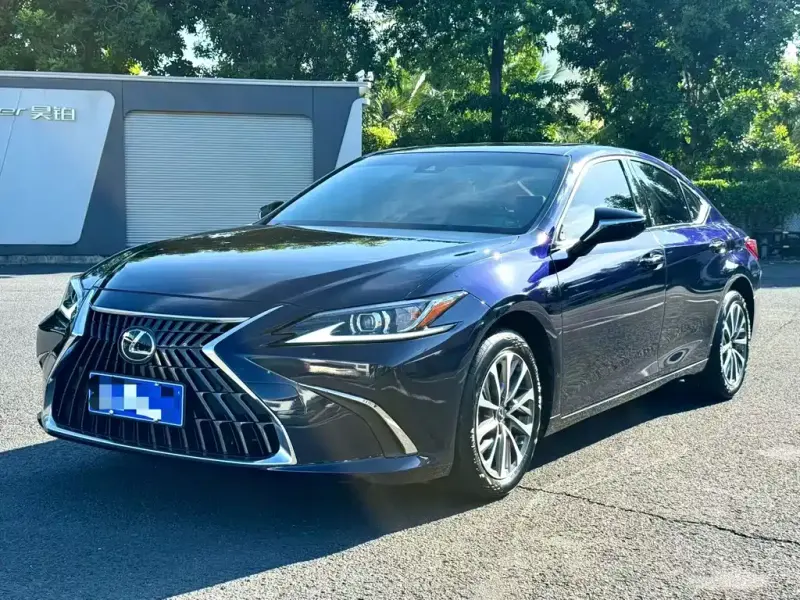 Lexus ES, 2024