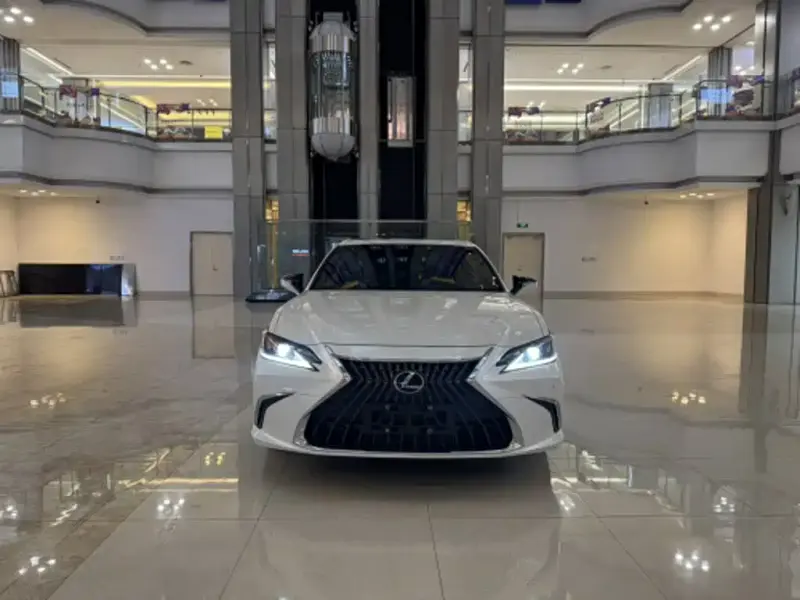 Lexus ES, 2024