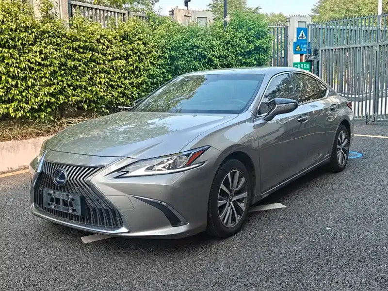 Lexus ES, 2021