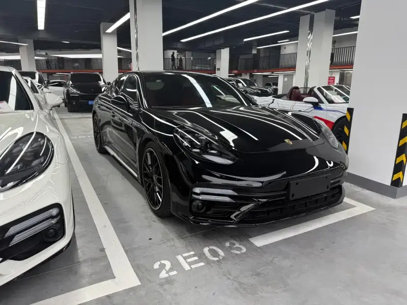 Porsche Panamera, 2015