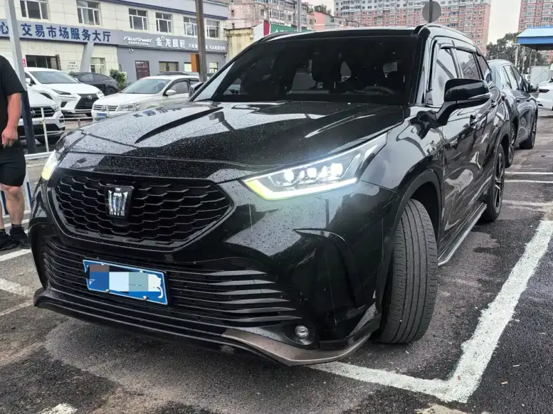 Toyota Crown Kluger, 2022